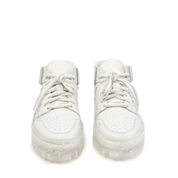 Women’s Bold all-white sneakers