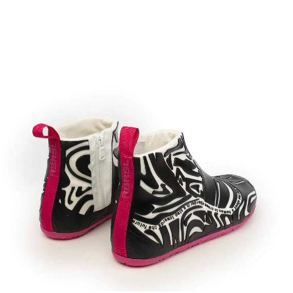 Women’s black Map mid-top shoes with fuchsia sole