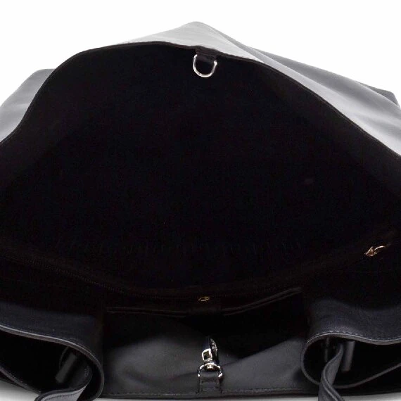 Antonia<br />Large black shopper bag