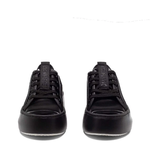 Wawe black shoes