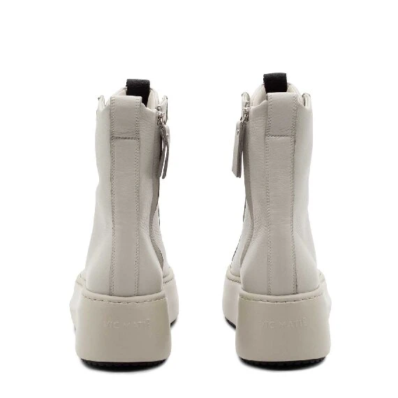 Wawe pearl ankle boots