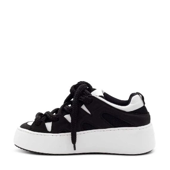 Wave black/white shoes