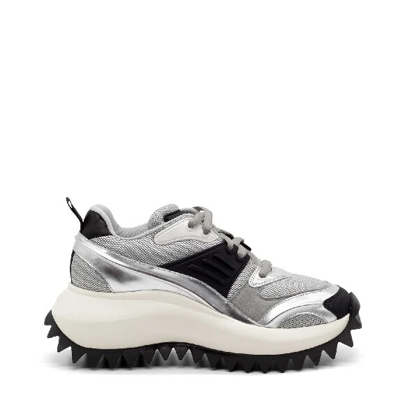 Black/silver running shoes