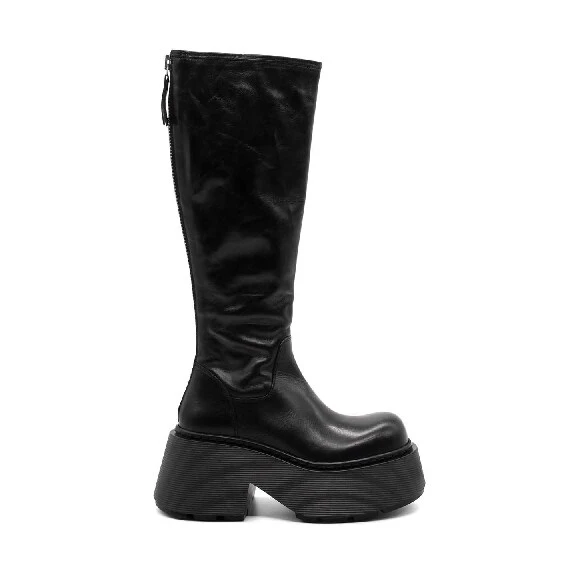 Stripy black boots