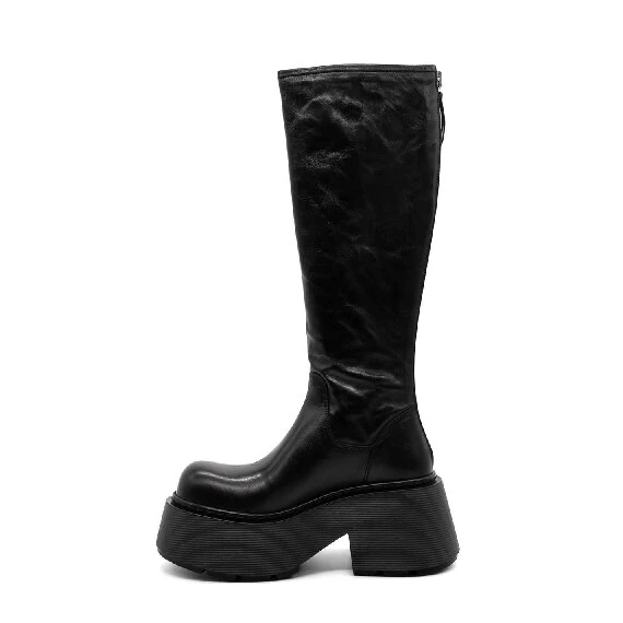 Stripy black boots