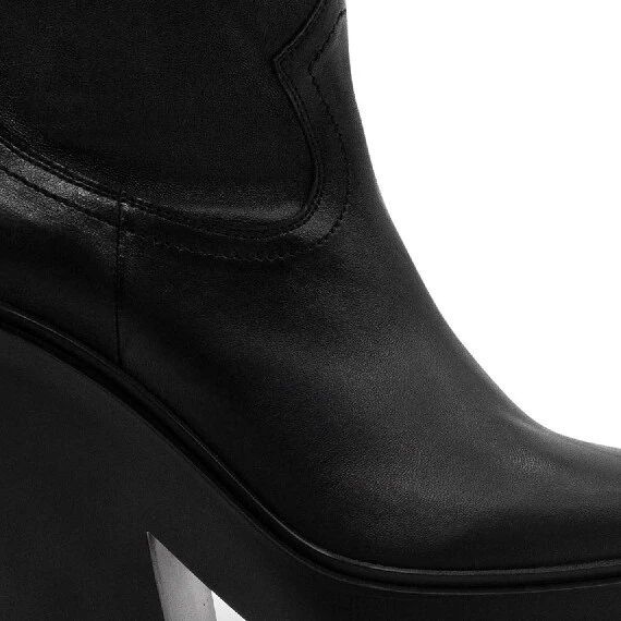 Tetrix black stretchy ankle boots 