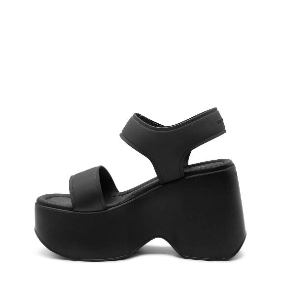 Yoko sandals in black eva
