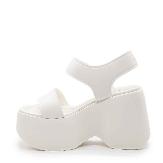 Yoko sandals in white eva