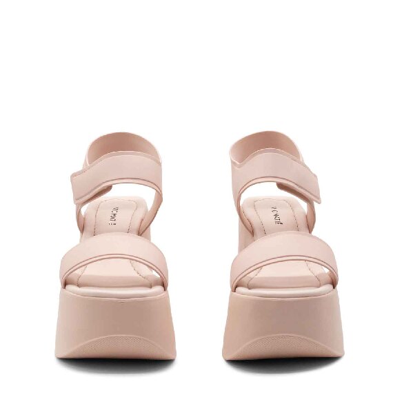 Yoko sandals in light pink eva