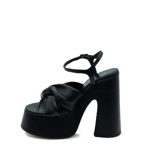 Flared sash sandals in soft black nappa