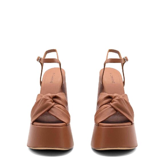Flared sash sandals in soft sienna-brown nappa