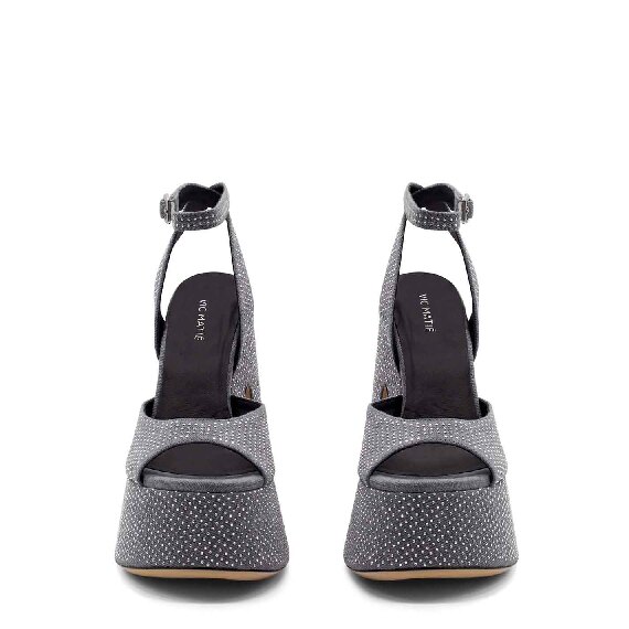 Micro-studded flared sandals in grey washed denim
