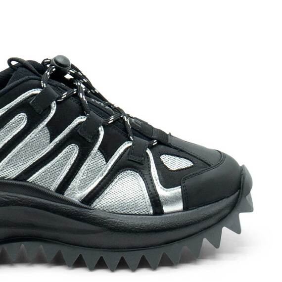 Running Trek Black/Silver Sneakers