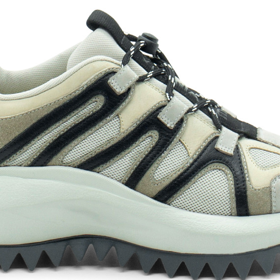 Running Trek Sand/Black Sneakers