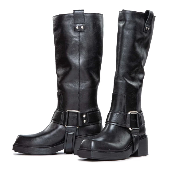F06 Fray – Black gaucho boot  