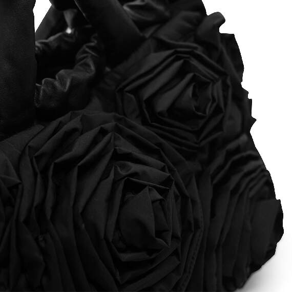 Rose Big<br />Sacca  maxi con rose sul davanti nera
