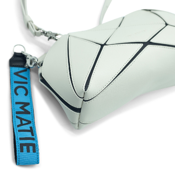 Chloe<br />Cream patch pouch