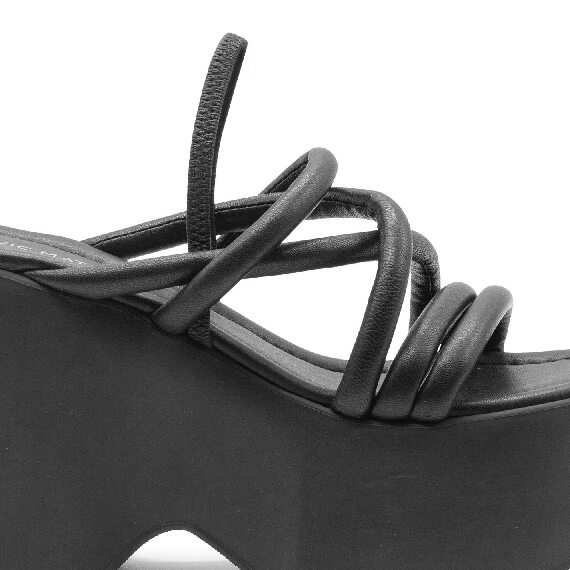 Yoko black sandal