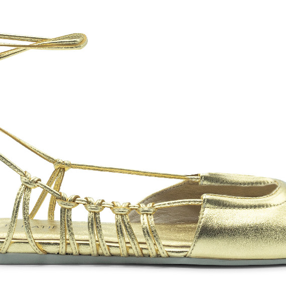 Square closed  gold sabot