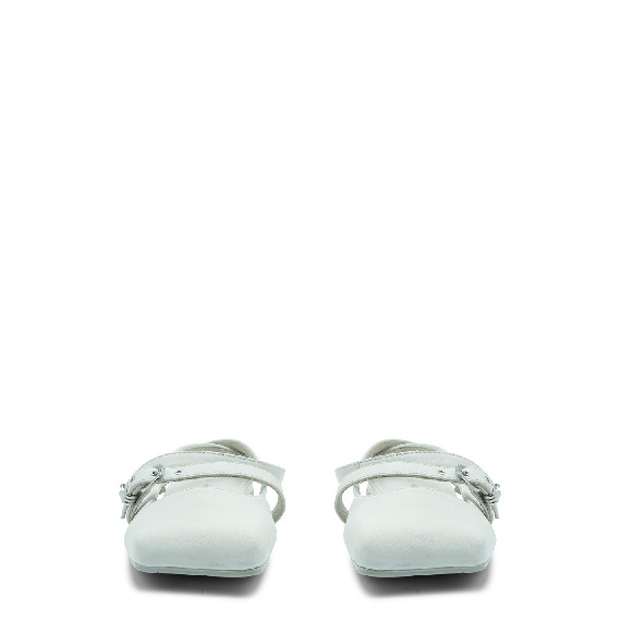 Square closed chanel cream buckles