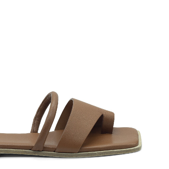 Square open  single-finger leather slipper 