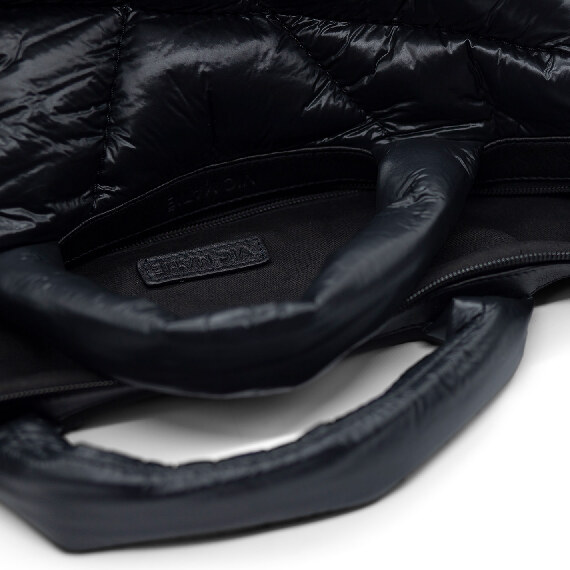 Petra<br/>Black quilted bag  