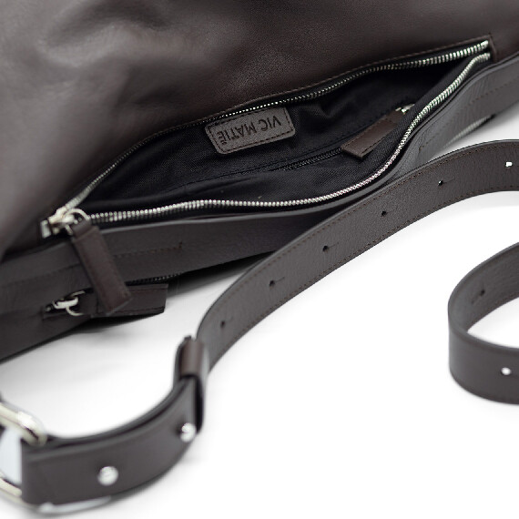 Abigail<br/>Borsa mezza luna testa di moro