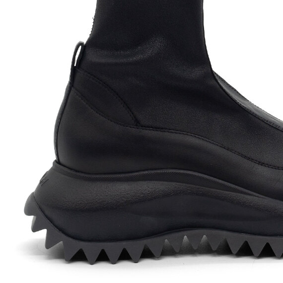 D22 Running – Black ankle boot  