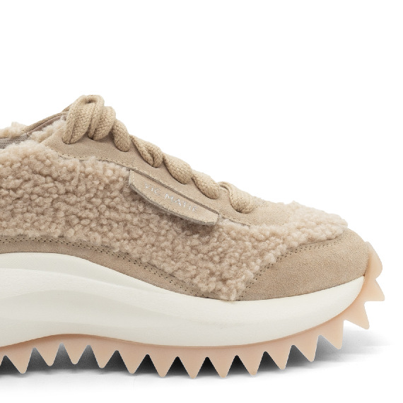 D22 Running – Powder pink faux fur shoe  