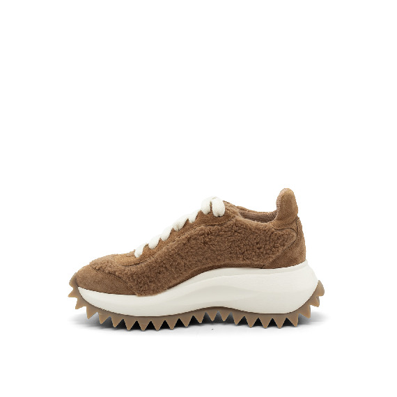 D22 Running – Earth-toned faux fur shoe  