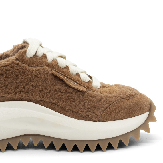 D22 Running – Earth-toned faux fur shoe  