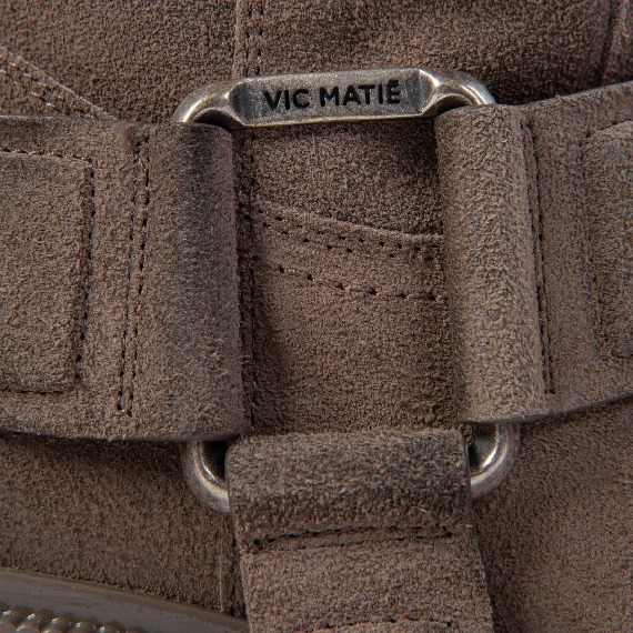 F06 Fray – Mud-colored gaucho ankle boot  