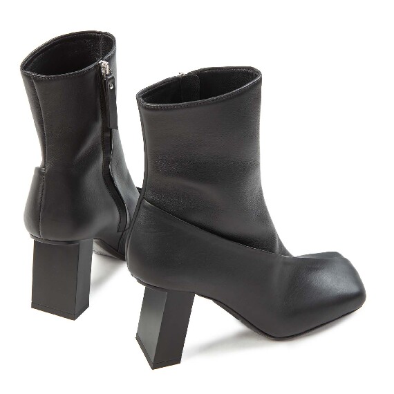 H08 Panton – Black folded ankle boot  