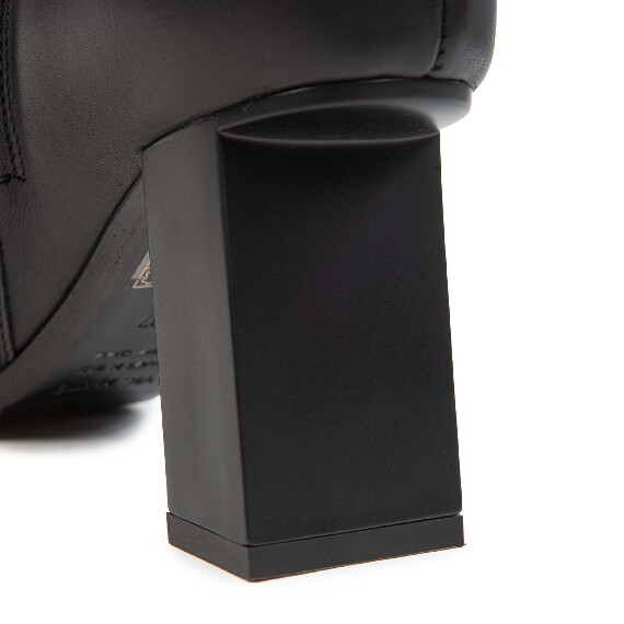 H08 Panton – Black folded ankle boot  