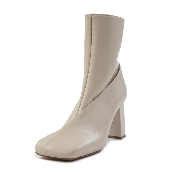 H08 Panton – Ivory folded ankle boot  