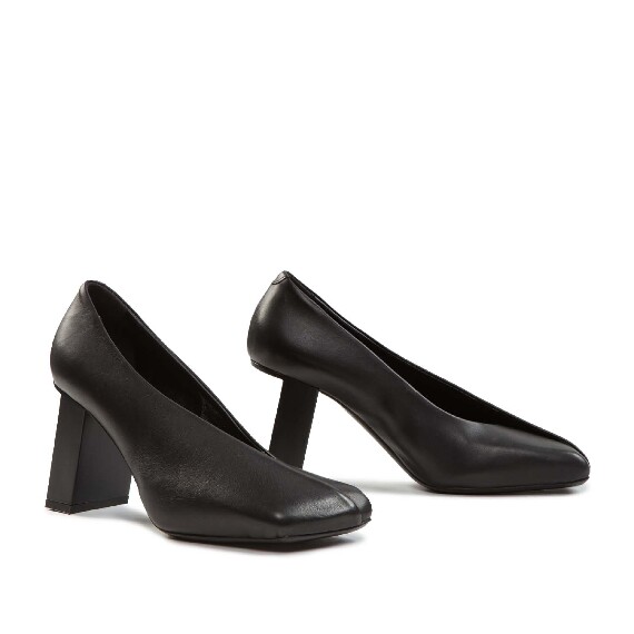 H08 Panton – Black pumps  