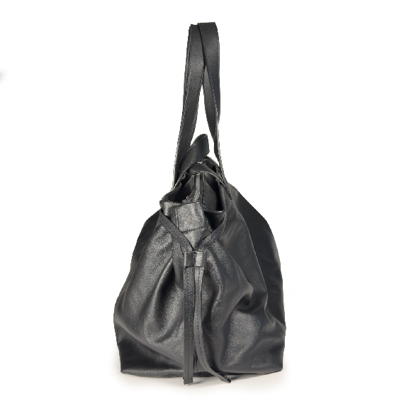 Claudia<br>Cartella nera