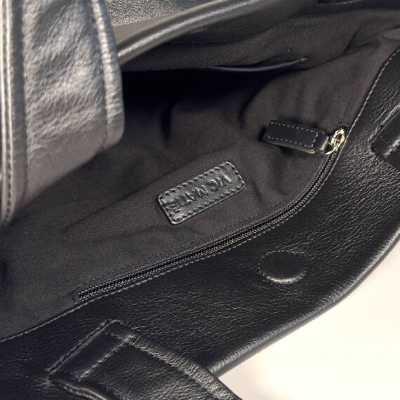 Wangari <br>Shopper nera