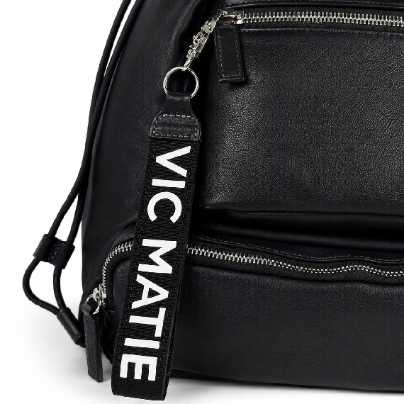 PeggyZaino nero Vic Matie