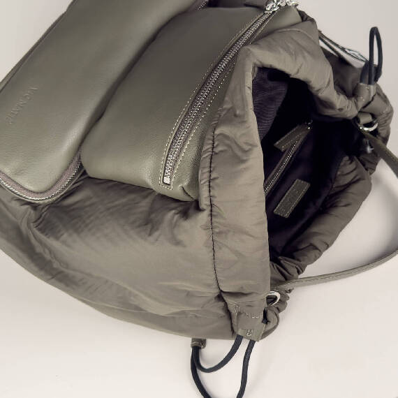 PeggyBackpack military green Vic Matie