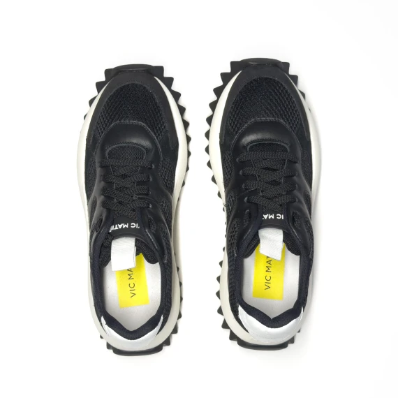 D22 Running__Scarpa allacciata nera