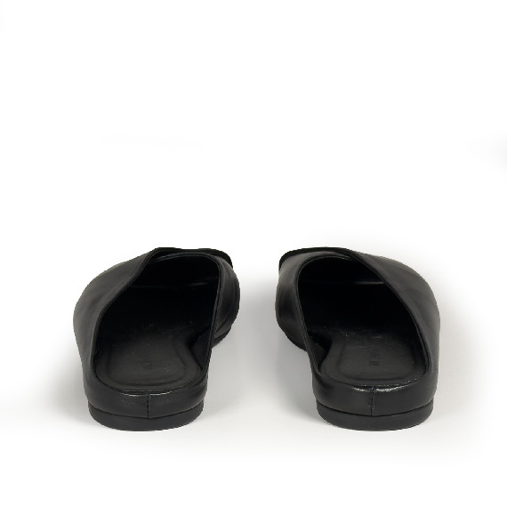 G34_Square closed<br>Slipper black