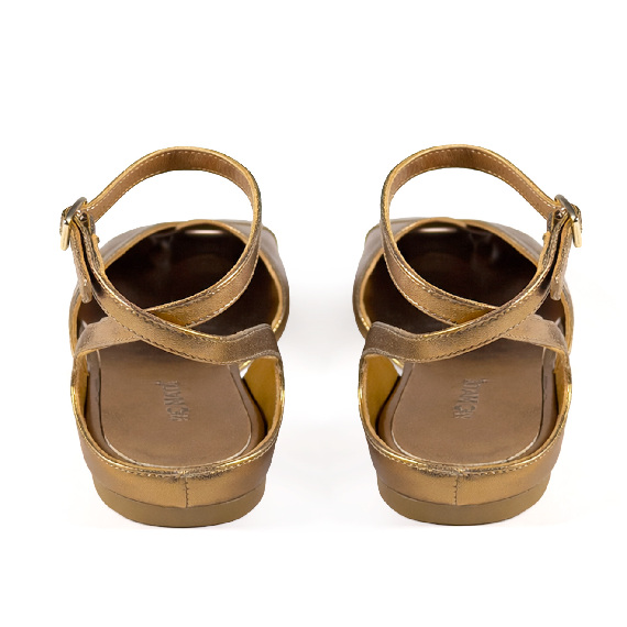 G34_Square closed<br>Slingback in laminated nappa leather gold