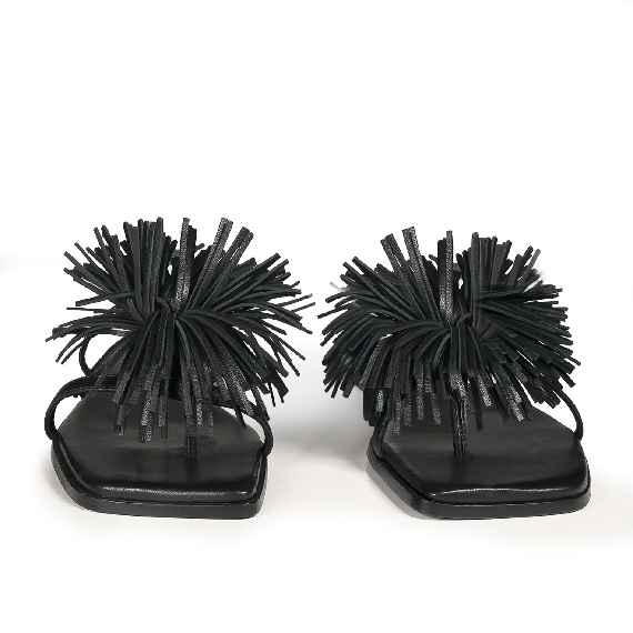G42_Square open<br>Thong sandal black