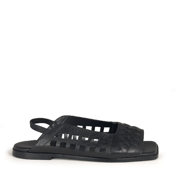 G42_Square open_Sandalo nero con intagli