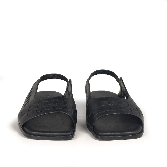 G42_Square open<br>Sandal black with cut-outs