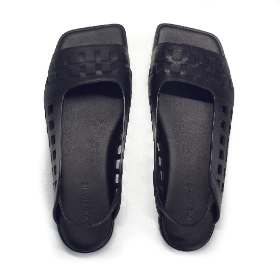 G42_Square open<br>Sandal black with cut-outs
