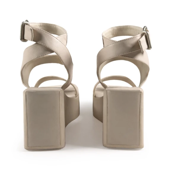 K10_Block<br>Wedge sandal bone with ankle strap