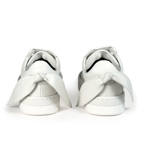 K22_Ring<br>Lace-up shoe white