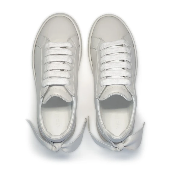 K22_Ring<br>Lace-up shoe white